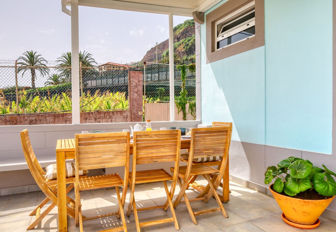 Apartamento em Ponta do Sol - Casa da Tia Celeste I, a Home in Madeira