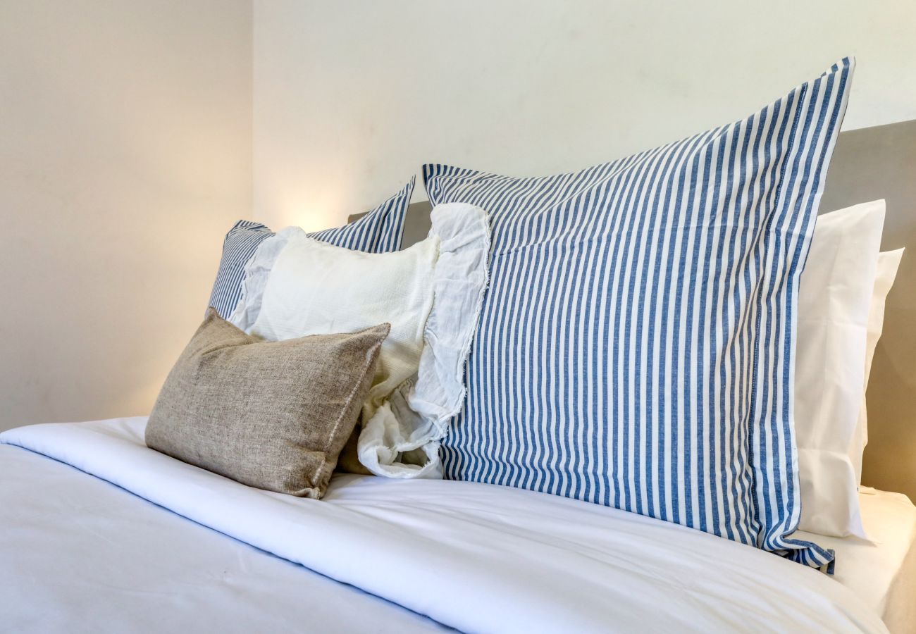 Apartamento em Ponta do Sol - Casa da Tia Celeste I, a Home in Madeira