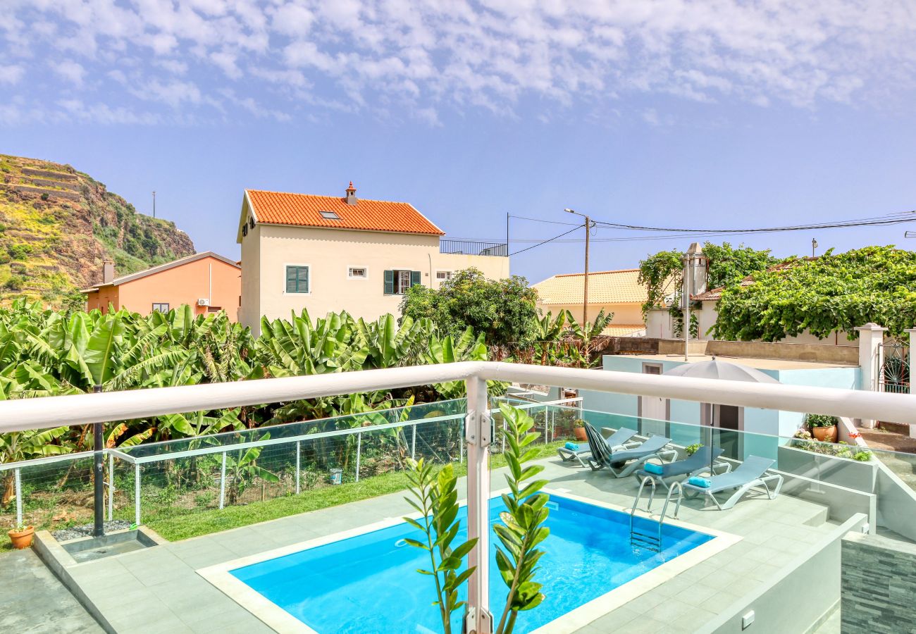Apartamento em Ponta do Sol - Casa da Tia Celeste I, a Home in Madeira
