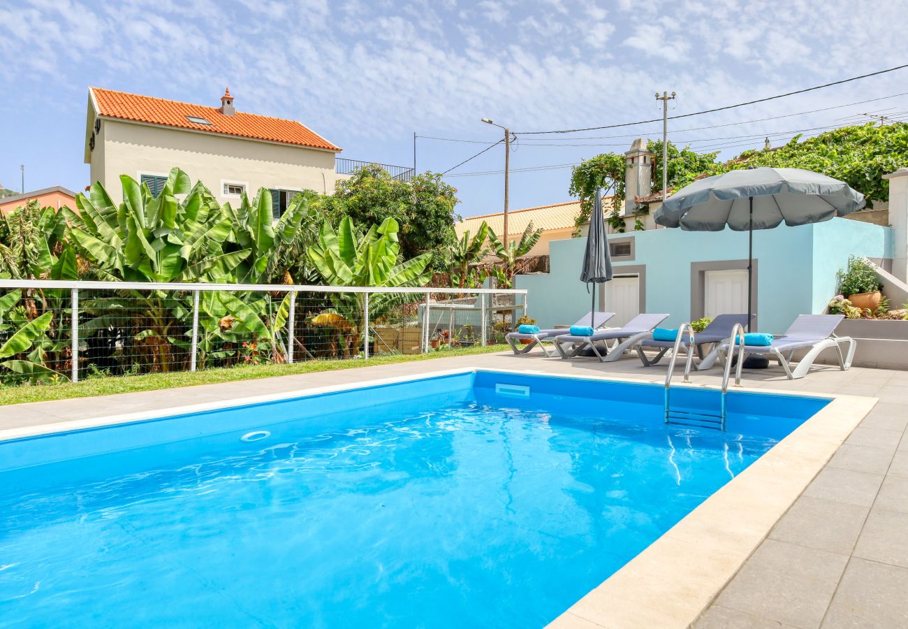 Apartamento em Ponta do Sol - Casa da Tia Celeste I, a Home in Madeira