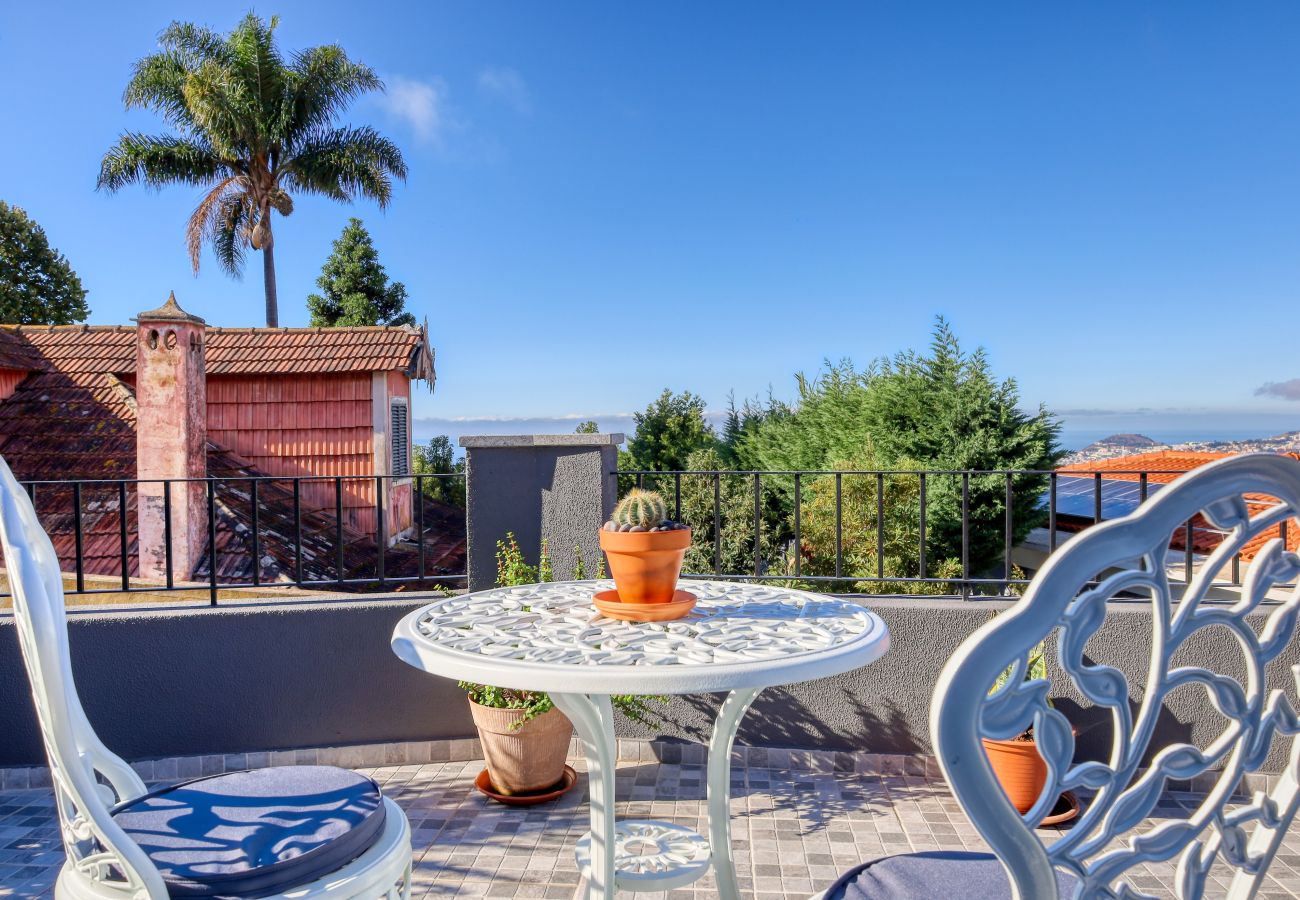 Casa em Funchal - Funchal Hills, a Home in Madeira