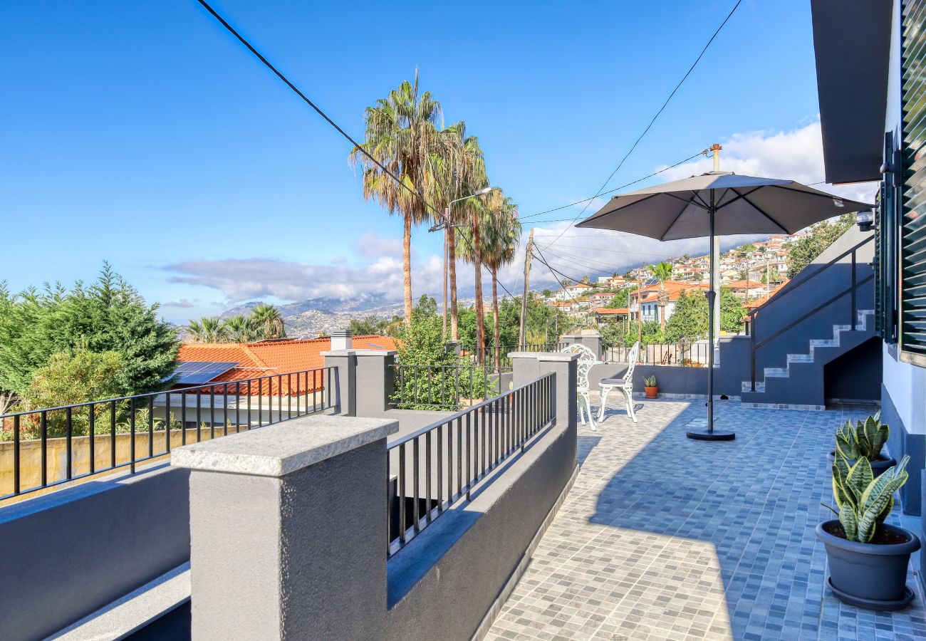 Casa em Funchal - Funchal Hills, a Home in Madeira