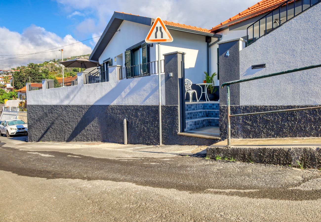 Casa em Funchal - Funchal Hills, a Home in Madeira