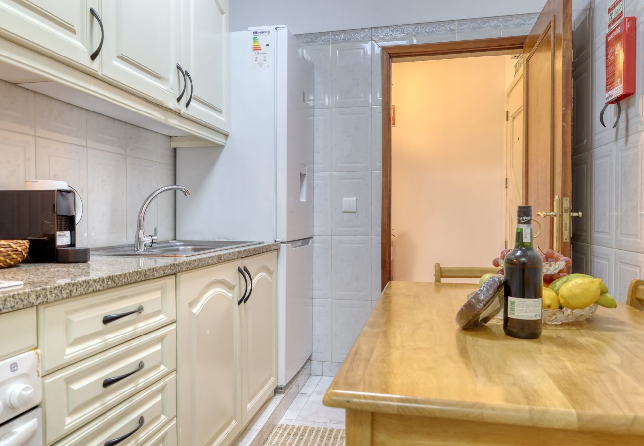 Apartamento em Funchal - Cantinho da Elvira, a Home in Madeira