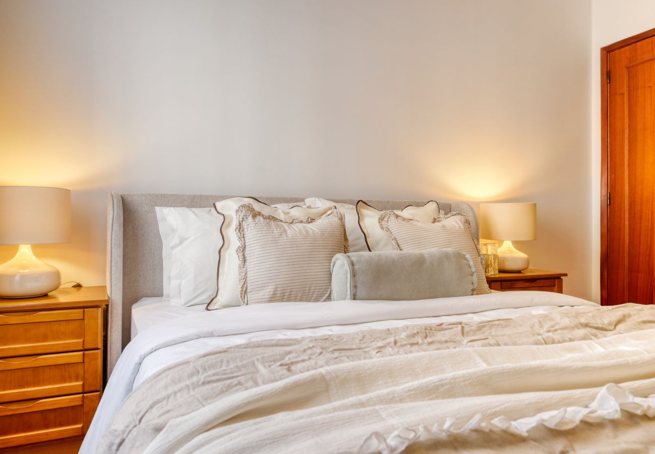 Apartamento em Funchal - Cantinho da Elvira, a Home in Madeira