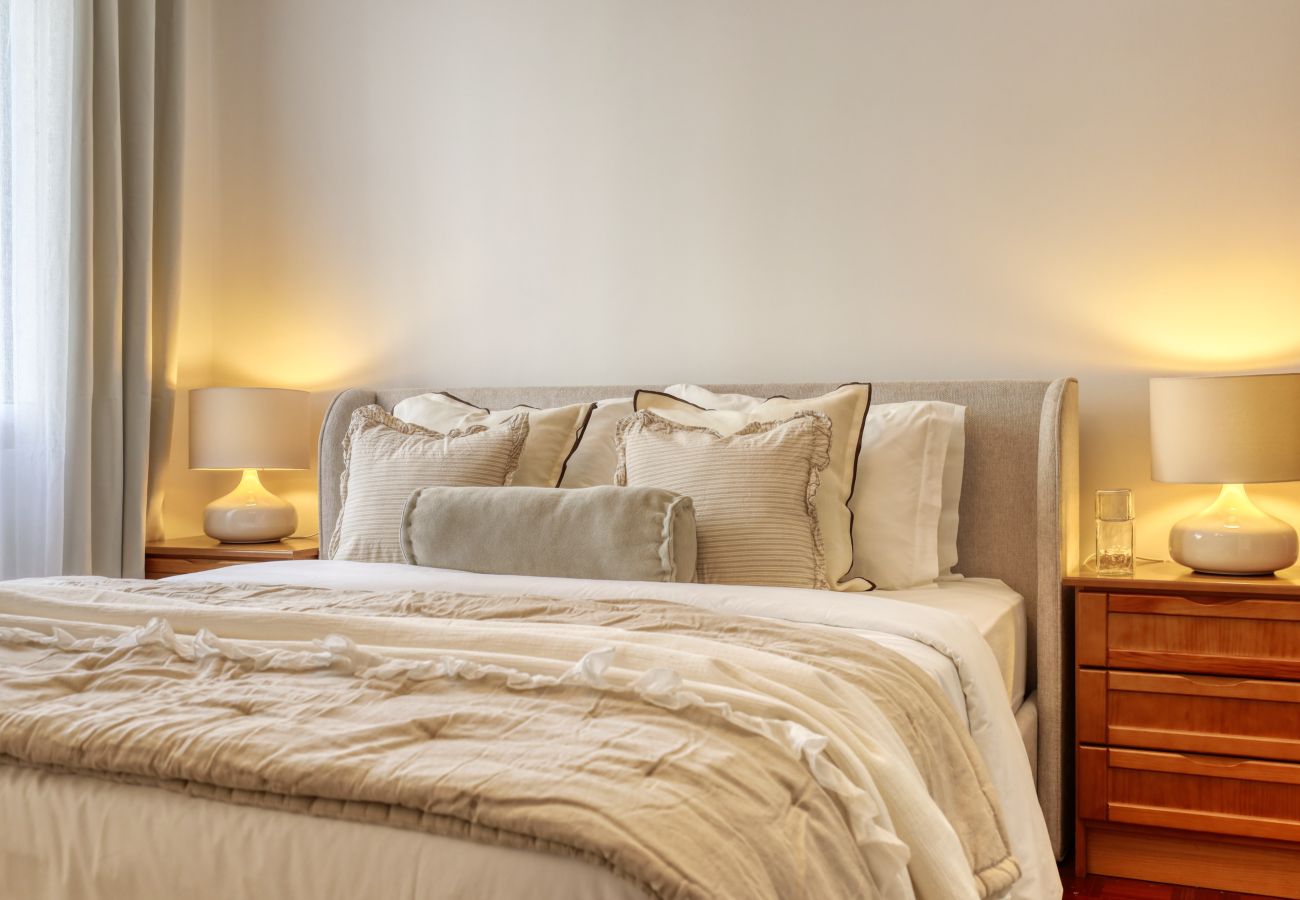 Apartamento em Funchal - Cantinho da Elvira, a Home in Madeira