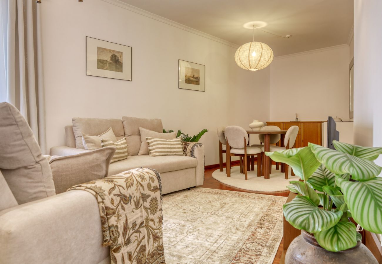 Apartamento em Funchal - Cantinho da Elvira, a Home in Madeira