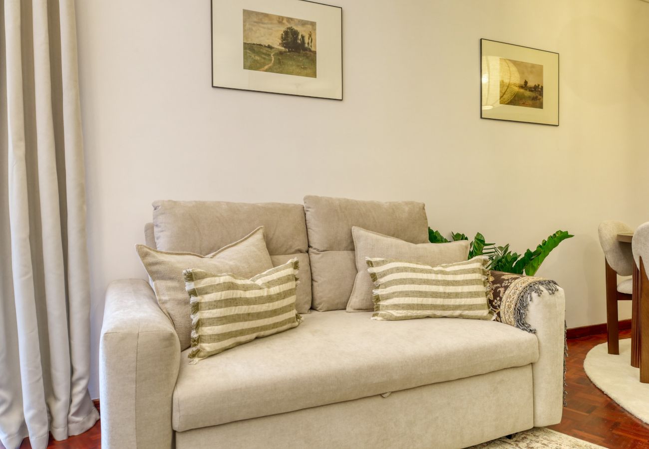 Apartamento em Funchal - Cantinho da Elvira, a Home in Madeira