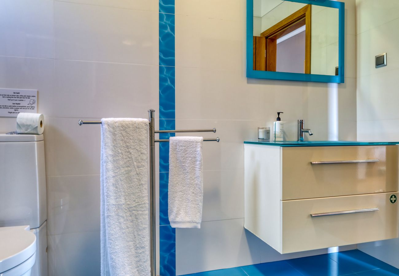 Apartamento em Ponta do Sol - Oasis do Sol, a Home in Madeira