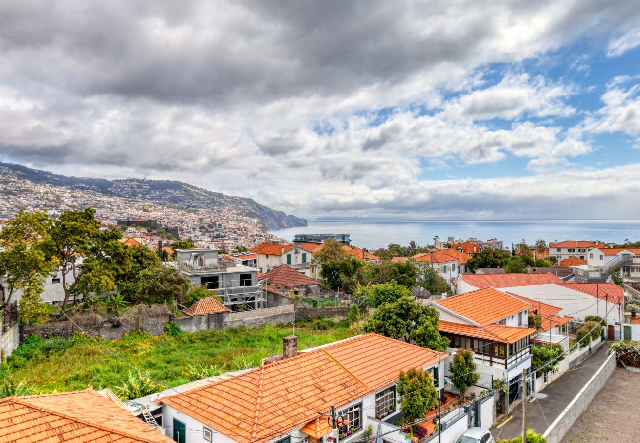 Apartamento em Funchal - Graça's Place, a Home in Madeira