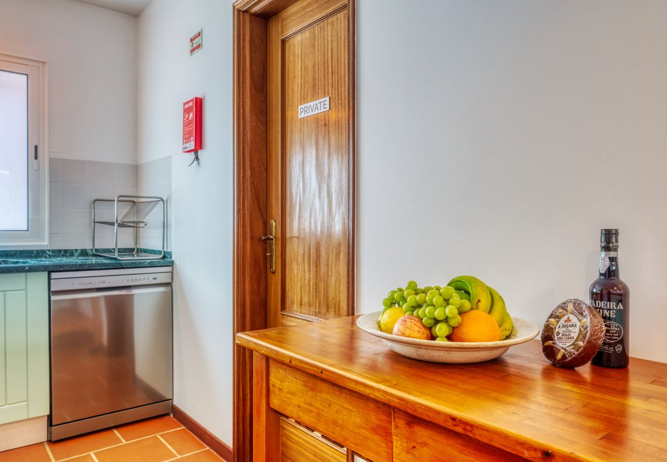 Apartamento em Santa Cruz - Verde Água Garajau, a Home in Madeira