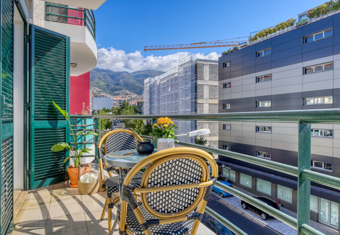 Apartamento em Funchal - Funchal Infinity, a Home in Madeira