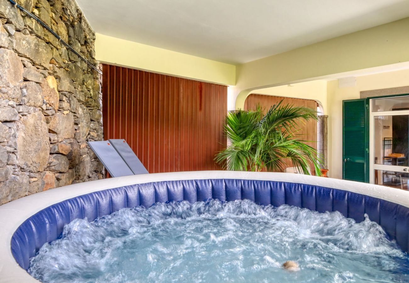 Apartamento em Ponta do Sol - Freitas Panoramic, a Home in Madeira