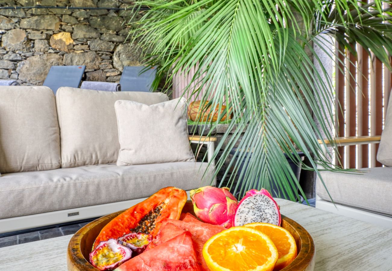 Apartamento em Ponta do Sol - Freitas Panoramic, a Home in Madeira