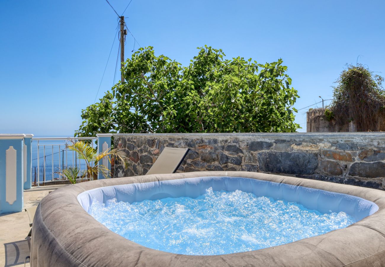 Casa em Ponta do Sol - Silva's House, a Home in Madeira