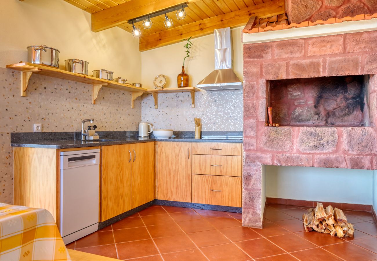 Casa em Ponta do Sol - Silva's House, a Home in Madeira