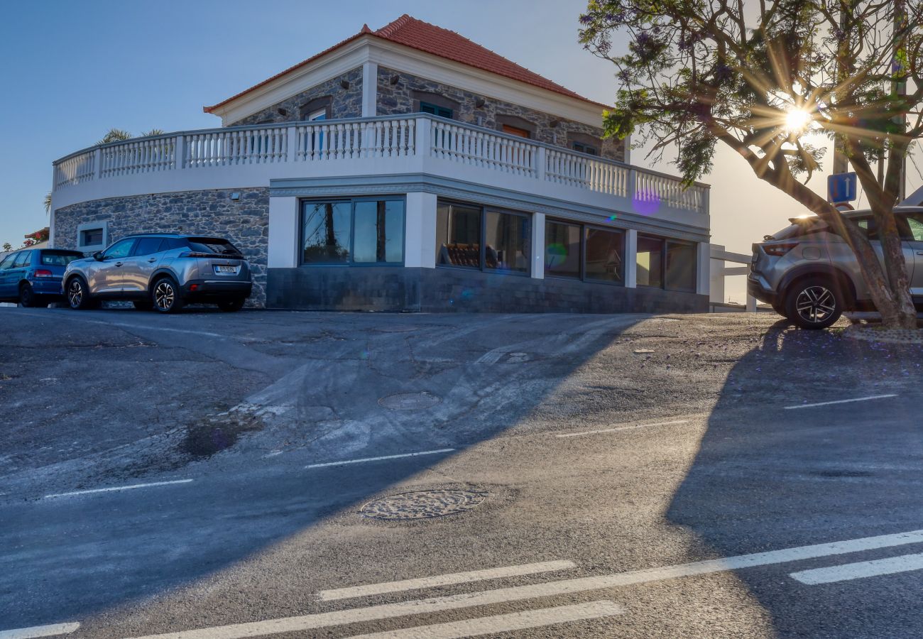 Apartamento em Ponta do Sol - Casa São Tiago, a Home in Madeira