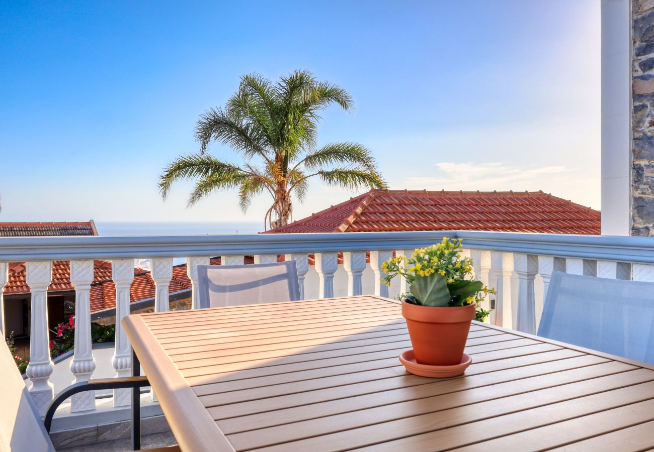 Apartamento em Ponta do Sol - Casa São Tiago, a Home in Madeira