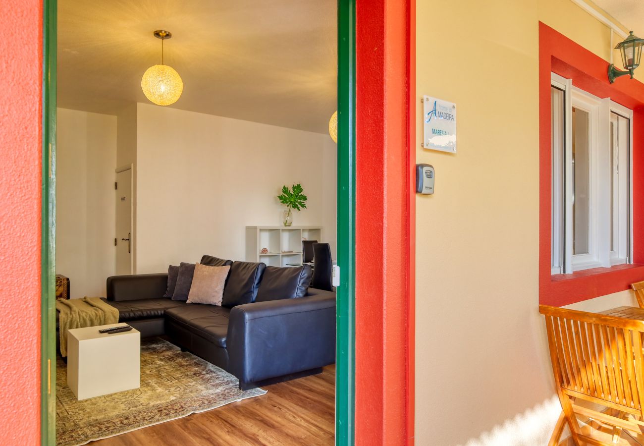 Apartamento em Ponta do Sol - Maresia I, a Home in Madeira