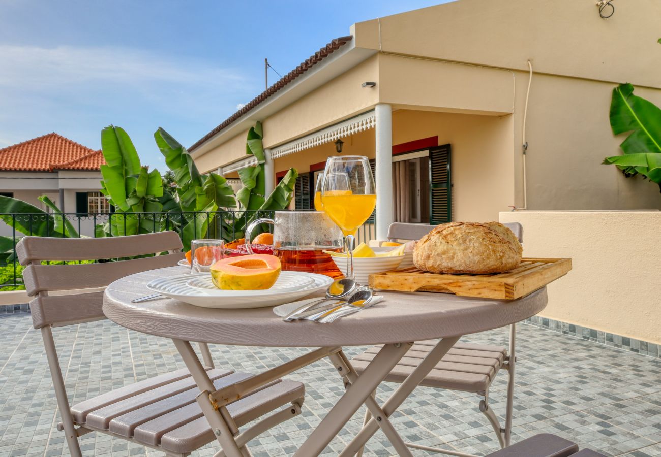 Apartamento em Ponta do Sol - Maresia II, a Home in Madeira