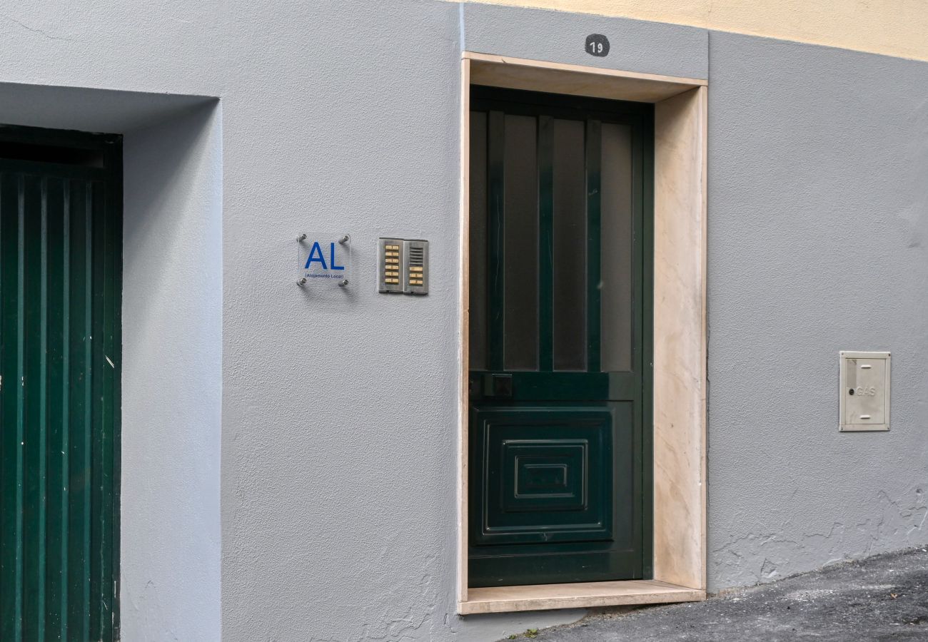 Studio in Funchal - Beco Santa Emilia 4Q, a Home in Madeira