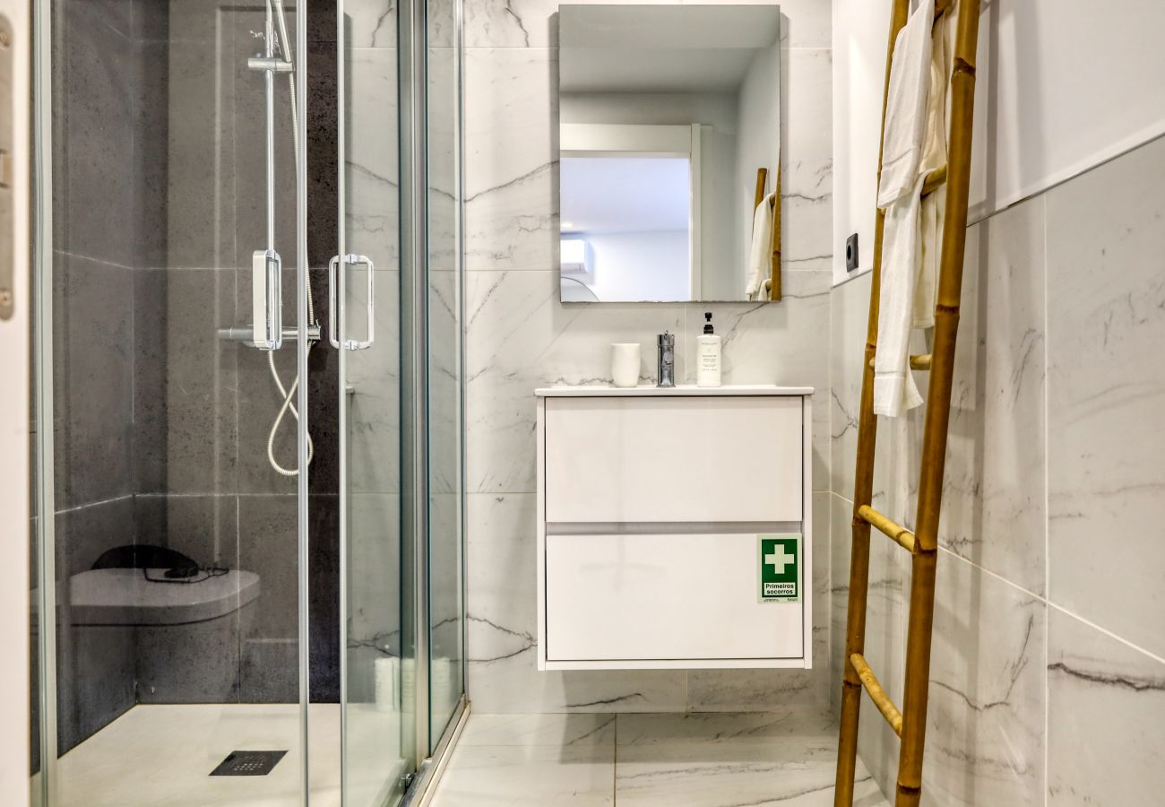 Apartment in Funchal - Beco Santa Emilia 4O, a Home in Madeira