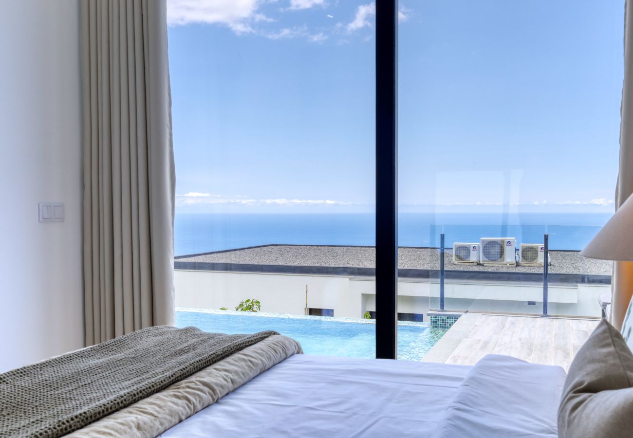 Villa in Arco da Calheta - Villa Arco-Iris, a Home in Madeira