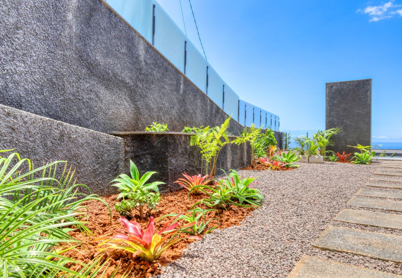 Villa in Arco da Calheta - Villa Arco-Iris, a Home in Madeira