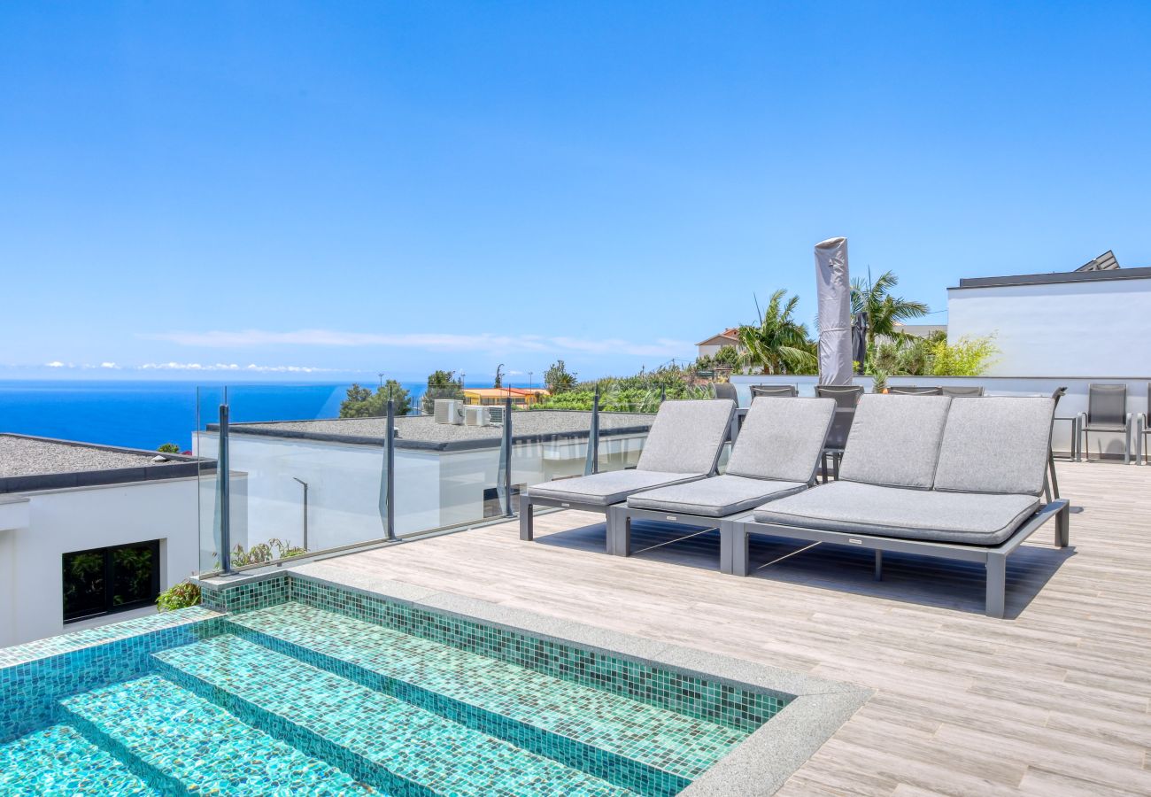 Villa in Arco da Calheta - Villa Arco-Iris, a Home in Madeira