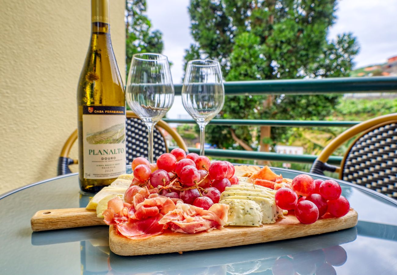 Apartment in Ponta do Sol - Alziras Place, a Home in Madeira