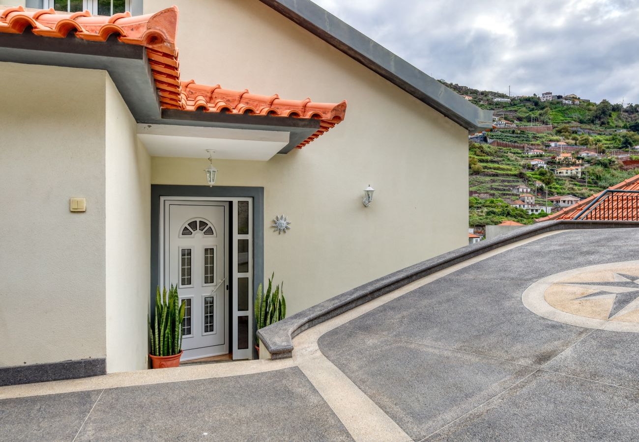 Apartment in Tabua - Valley Nest, a Home in Madeira