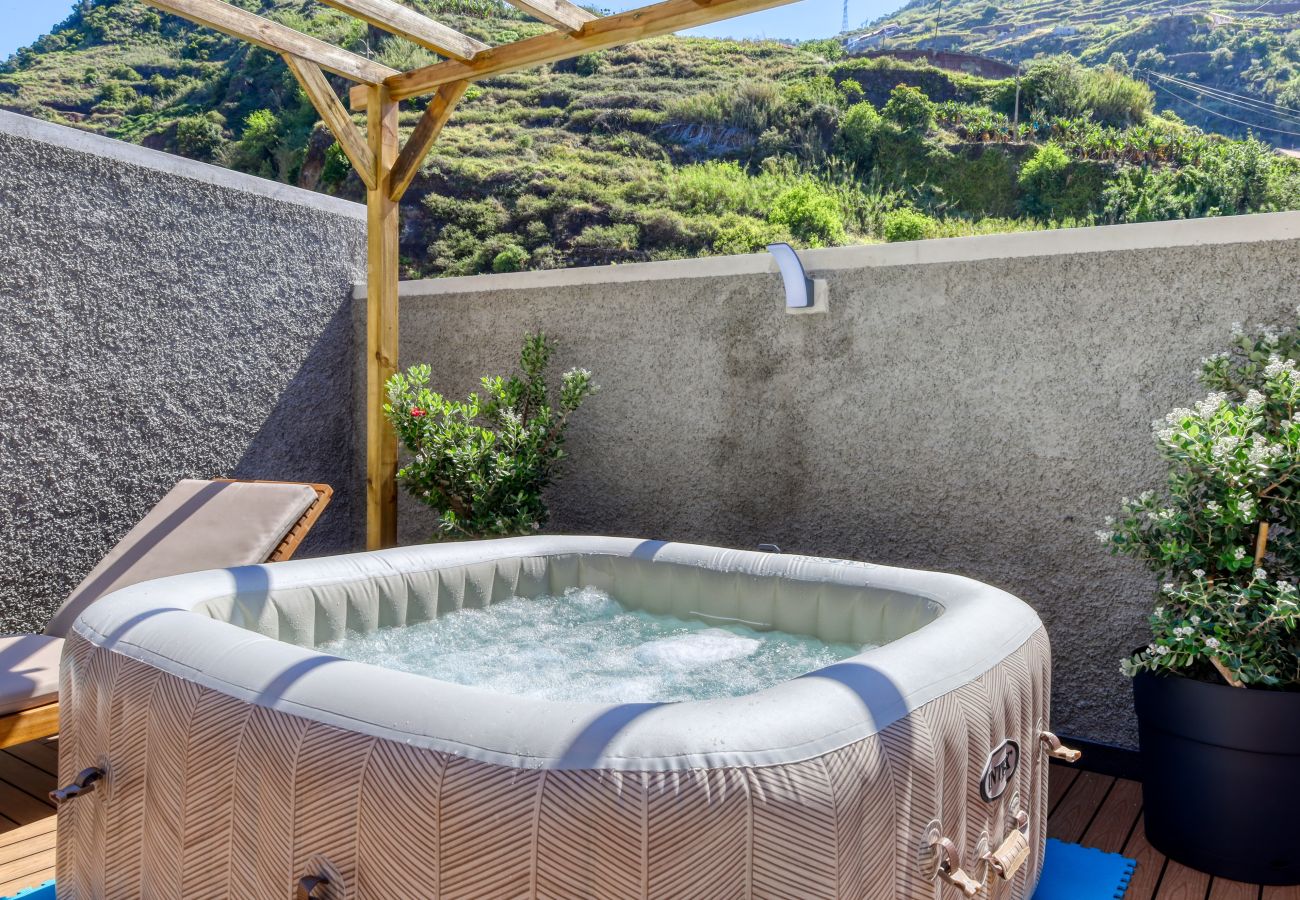 Apartment in Tabua - Valley Nest, a Home in Madeira