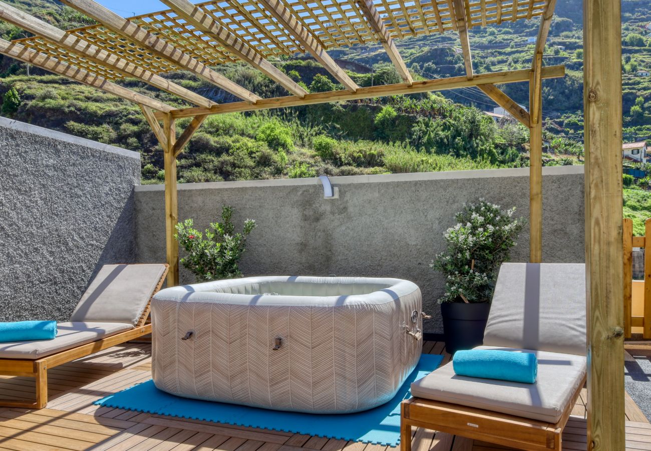 Apartment in Tabua - Valley Nest, a Home in Madeira