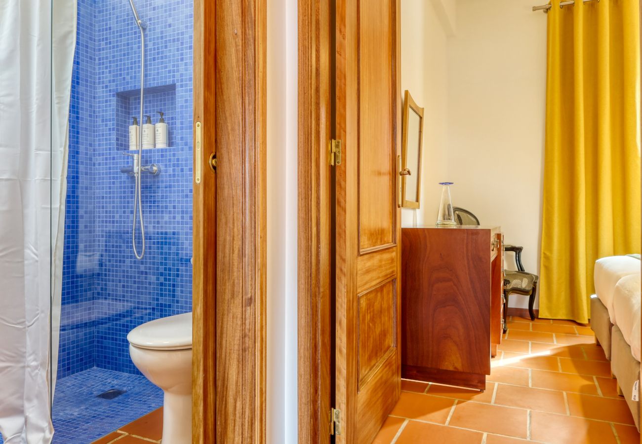 Apartment in Santa Cruz - Verde Água Garajau, a Home in Madeira