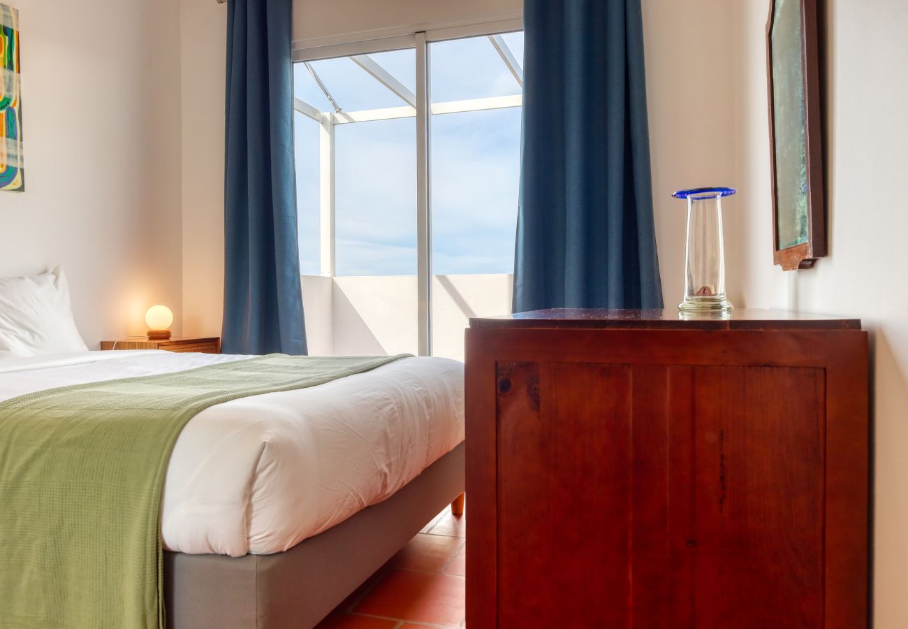 Apartment in Santa Cruz - Verde Água Garajau, a Home in Madeira