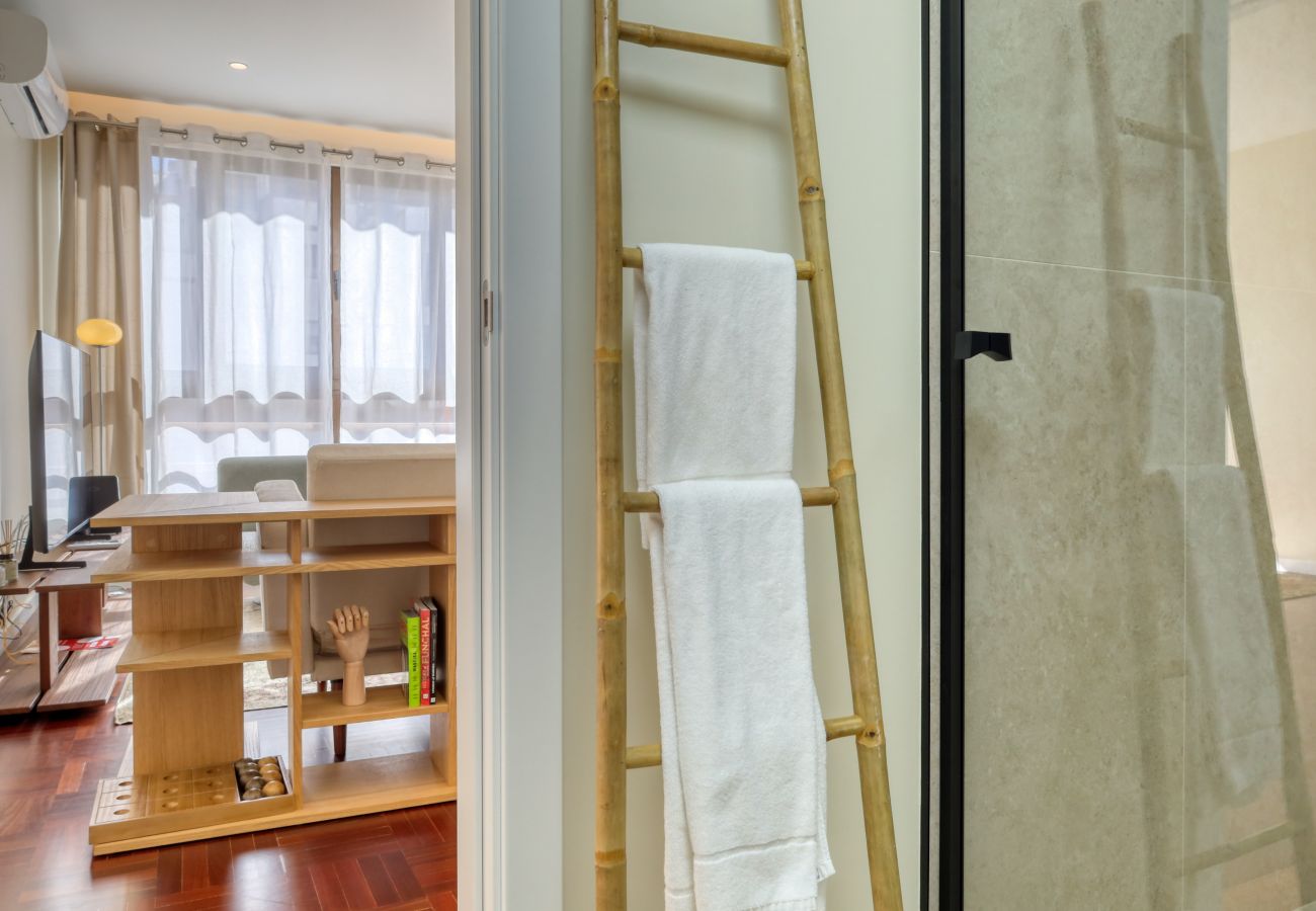 Apartment in Funchal - Refúgio no Funchal II, a Home in Madeira