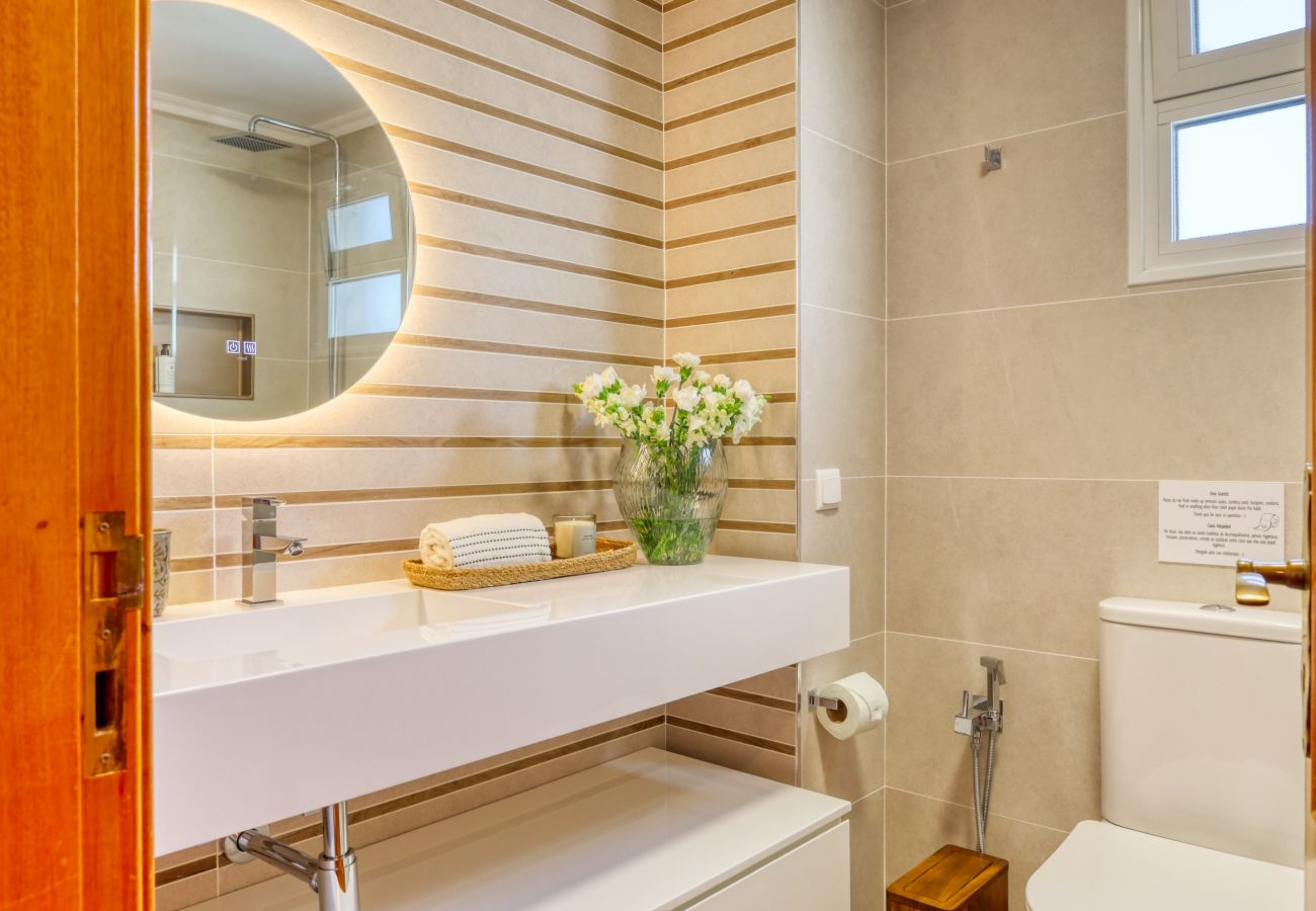 Apartment in Funchal - Funchal Infinity, a Home in Madeira