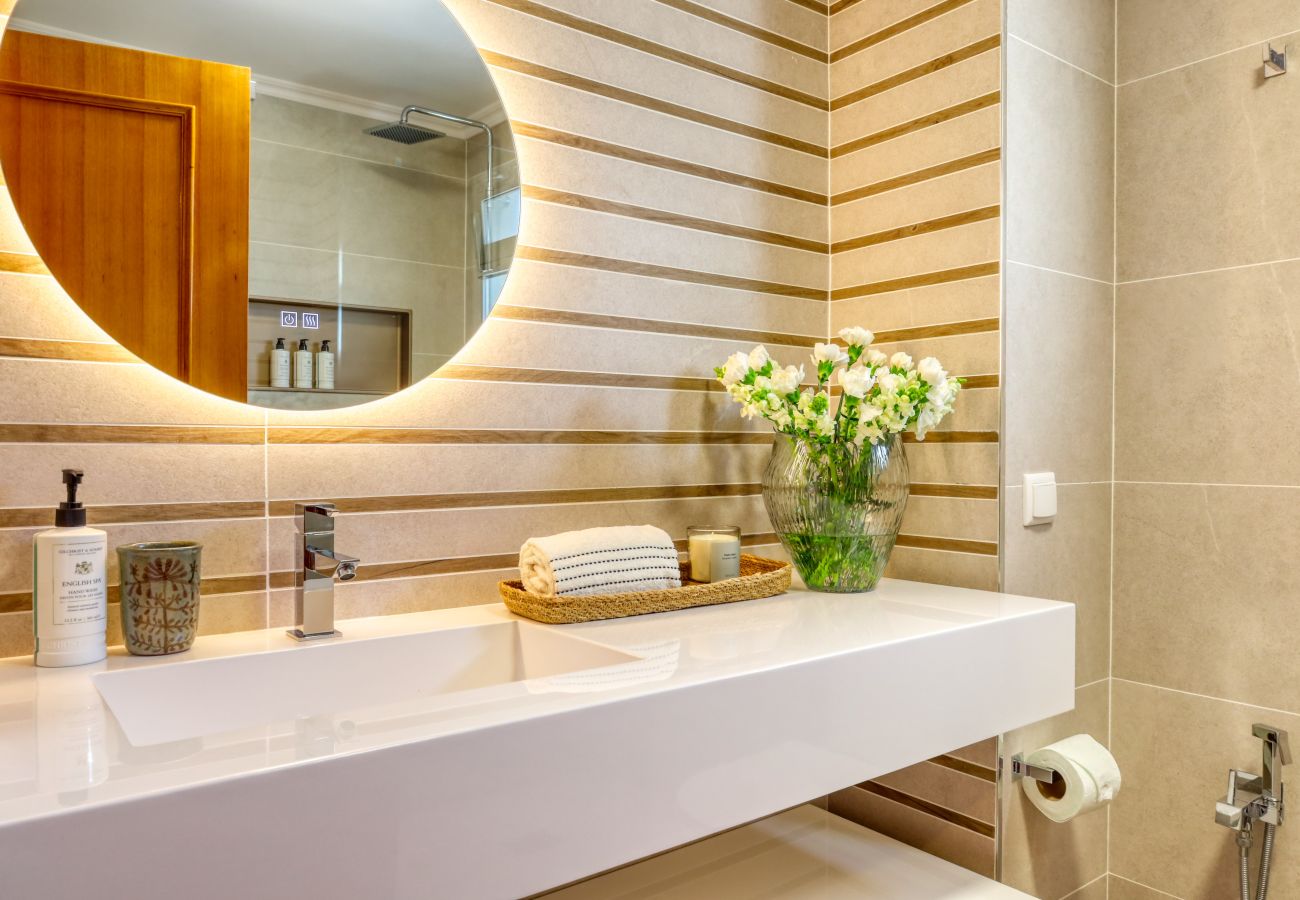 Apartment in Funchal - Funchal Infinity, a Home in Madeira